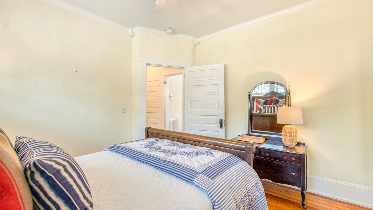 Photo of Bedroom in Lake Junaluska