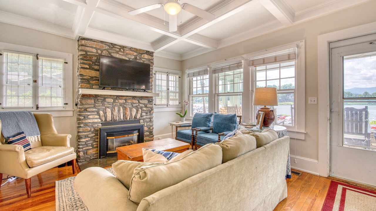 Photo of Livingroom in Lake Junaluska