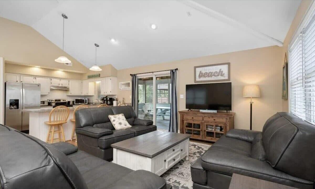 Photo of Livingroom in Corolla Village