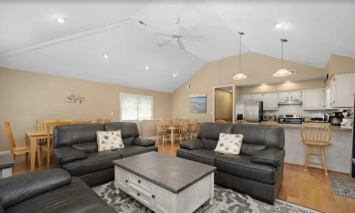 Photo of Livingroom in Corolla Village