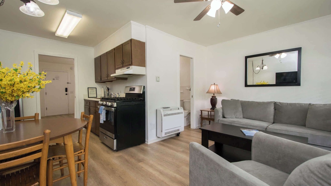 Photo of Livingroom in Flat Rock