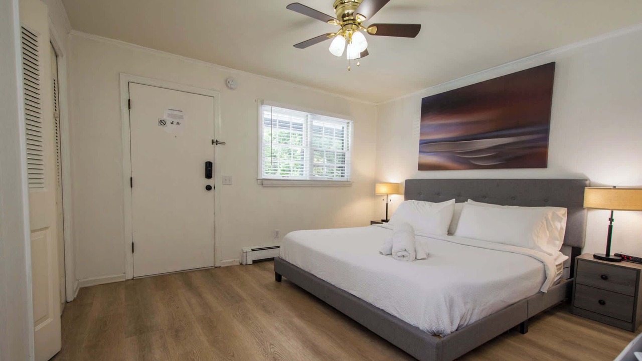 Photo of Bedroom in Flat Rock