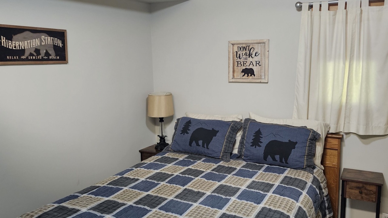 Photo of Bedroom in Hot Springs