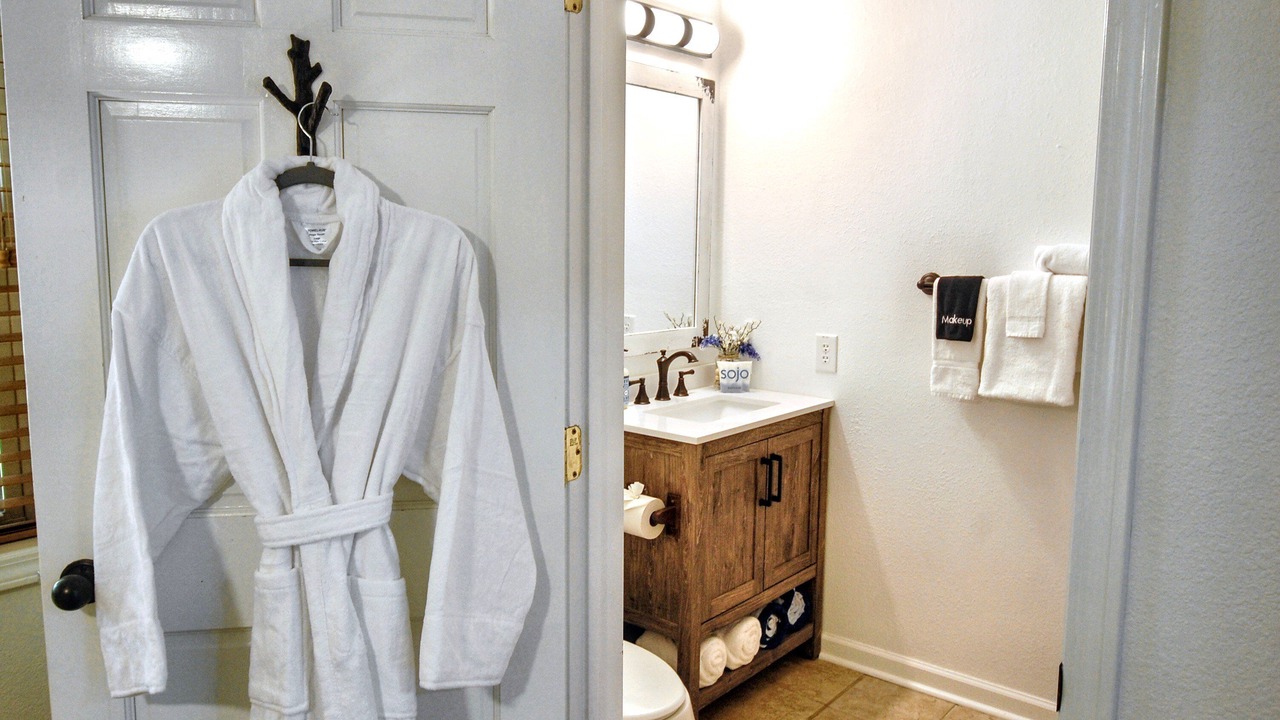 Photo of Bathroom in Lake Sequoyah
