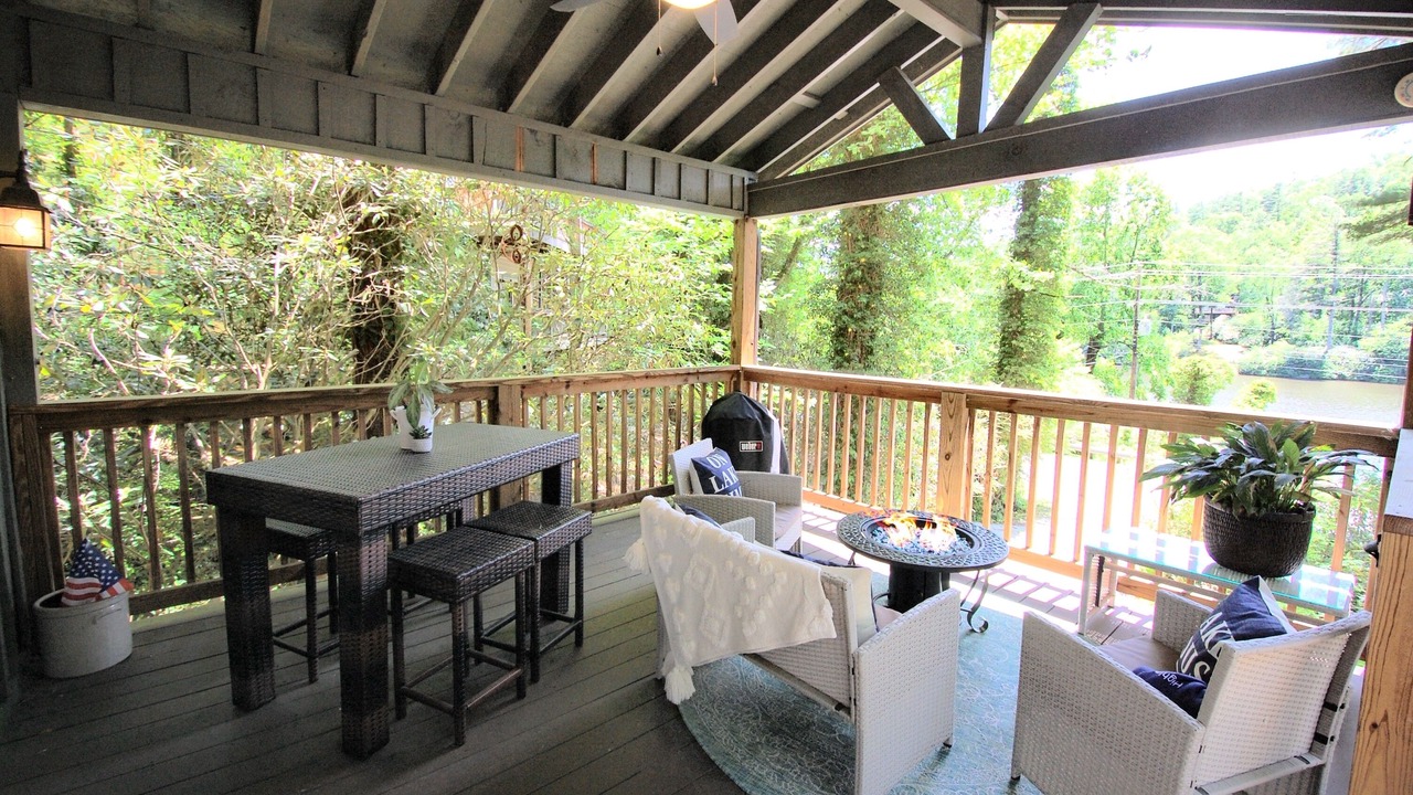 Photo of Outdoor in Lake Sequoyah