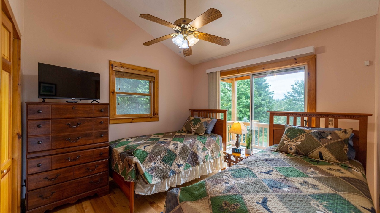 Photo of Bedroom in Piney Creek
