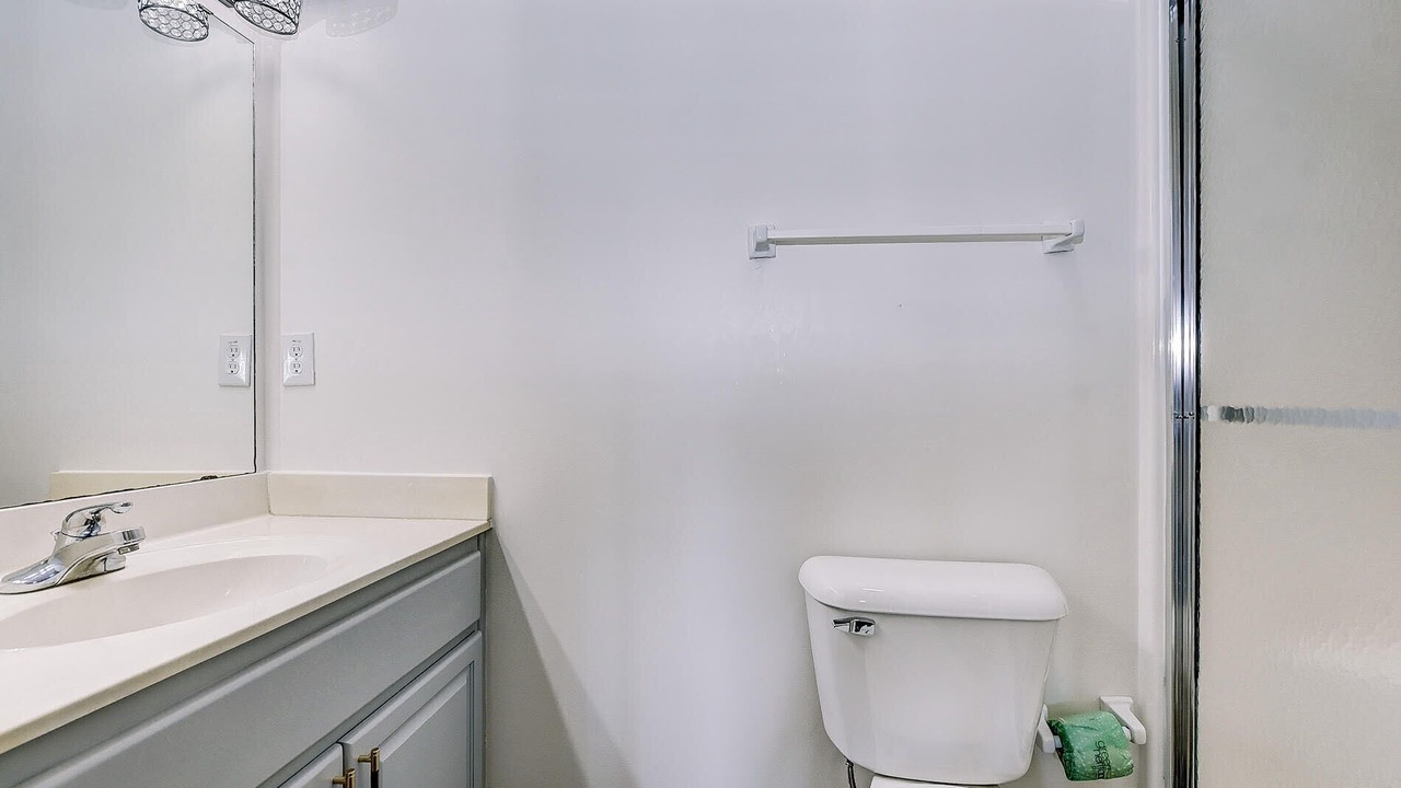 Photo of Bathroom in Ash