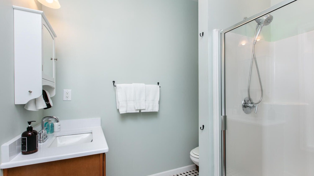 Photo of Bathroom in Old Fort