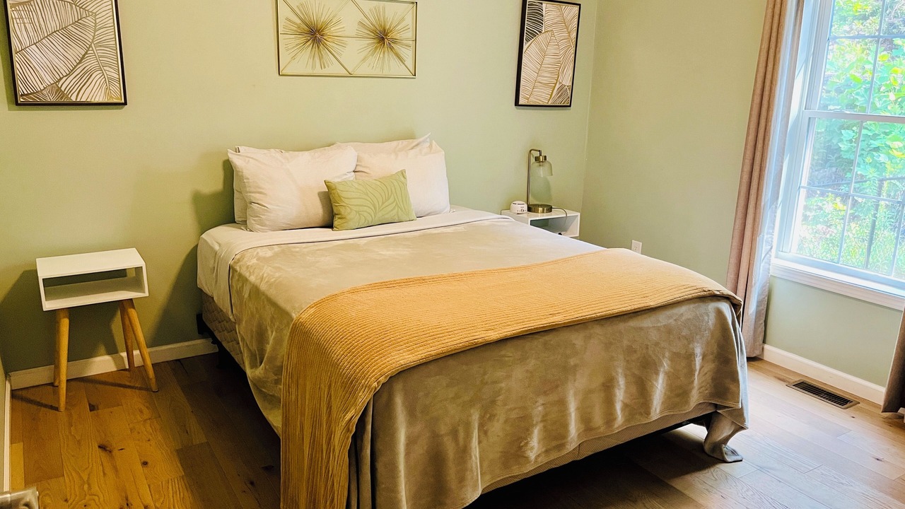 Photo of Bedroom in Old Fort