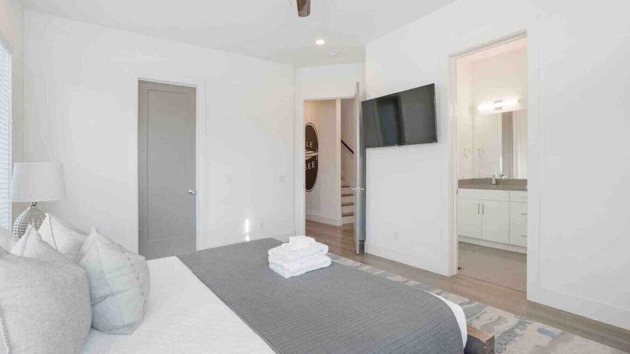 Photo of Bedroom in Eighth Avenue