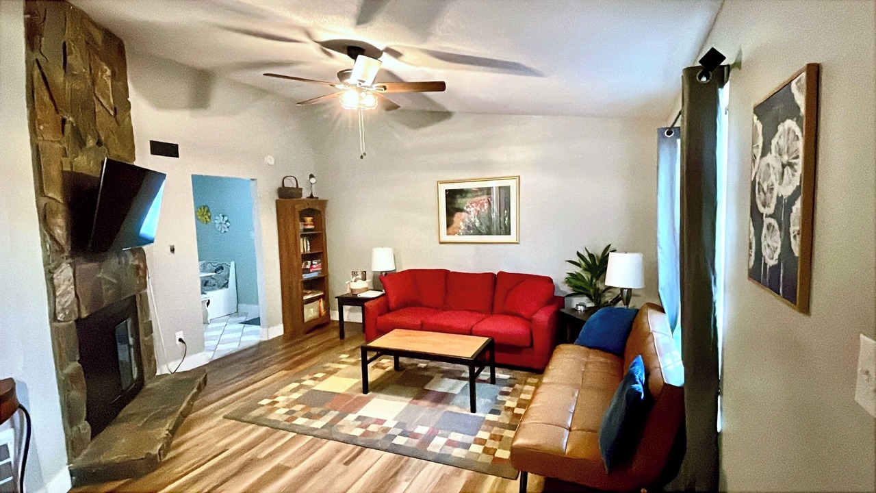 Photo of Livingroom in Northeast Raleigh