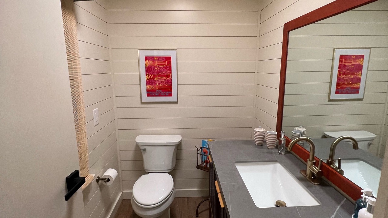 Photo of Bathroom in Highlands Hills
