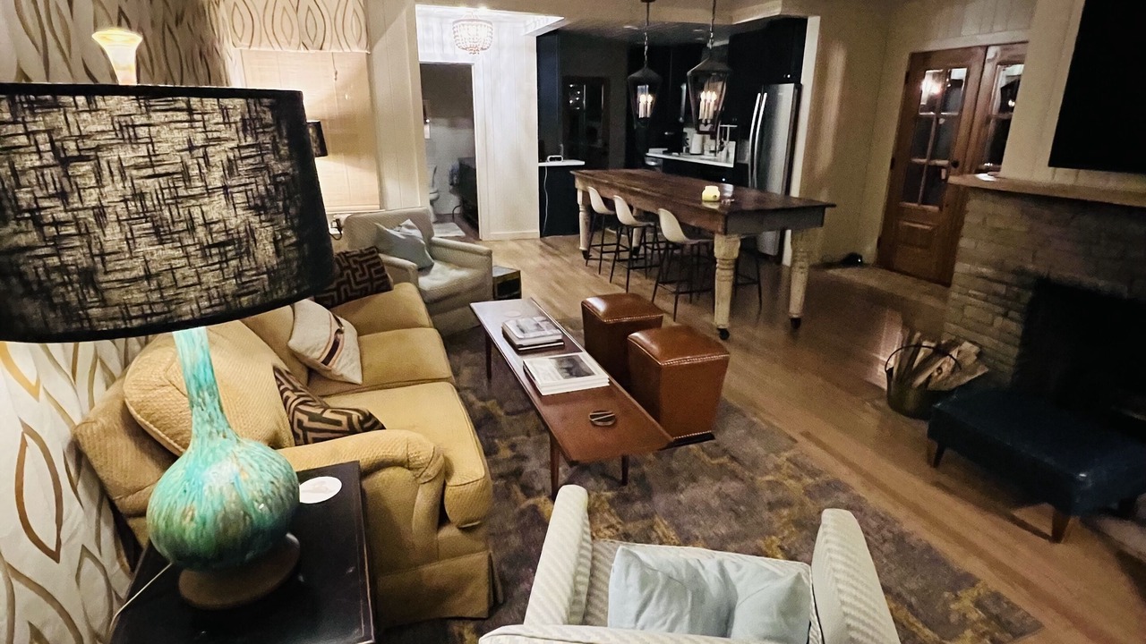 Photo of Livingroom in Highlands Hills