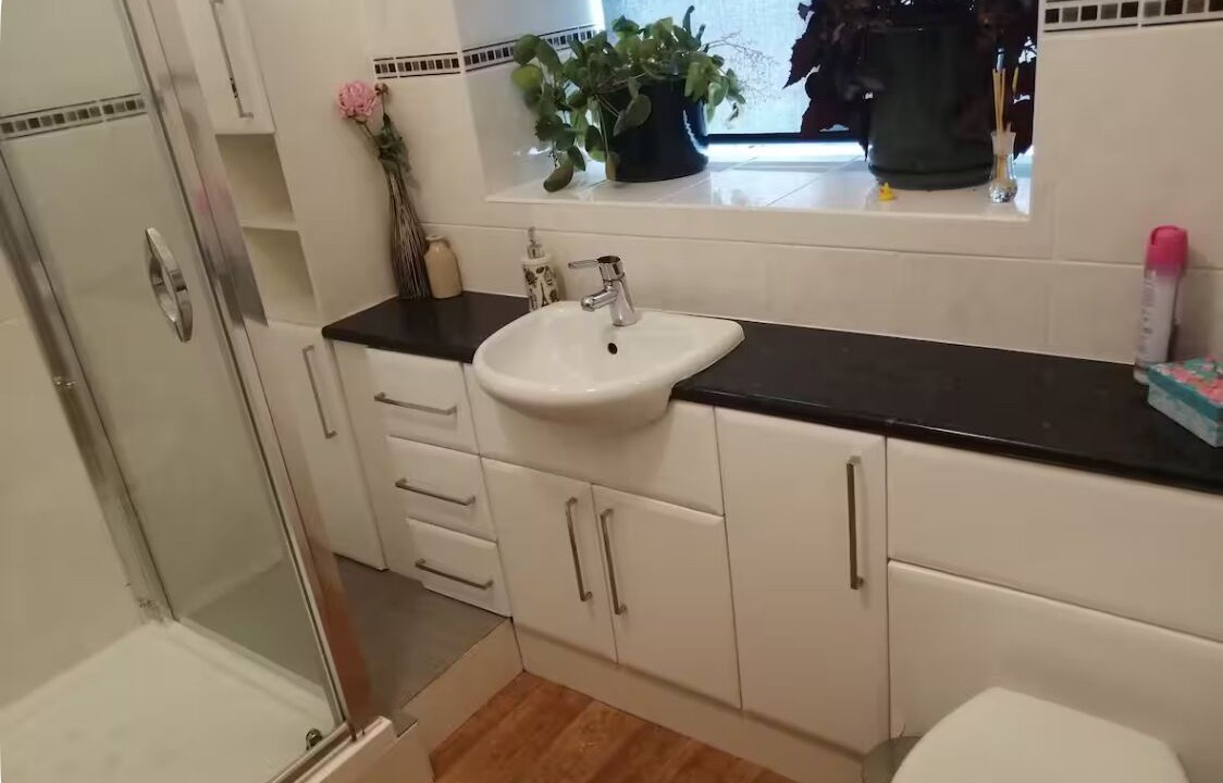 Photo of Bathroom in Selattyn