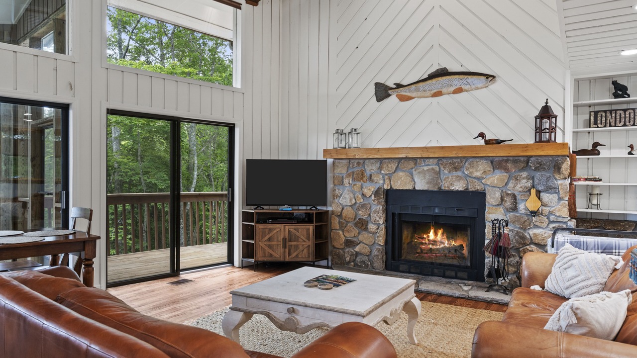 Photo of Livingroom in Cullowhee