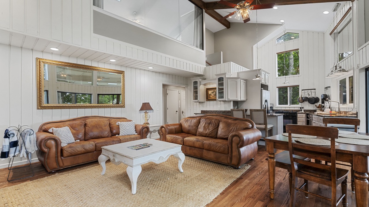 Photo of Livingroom in Cullowhee