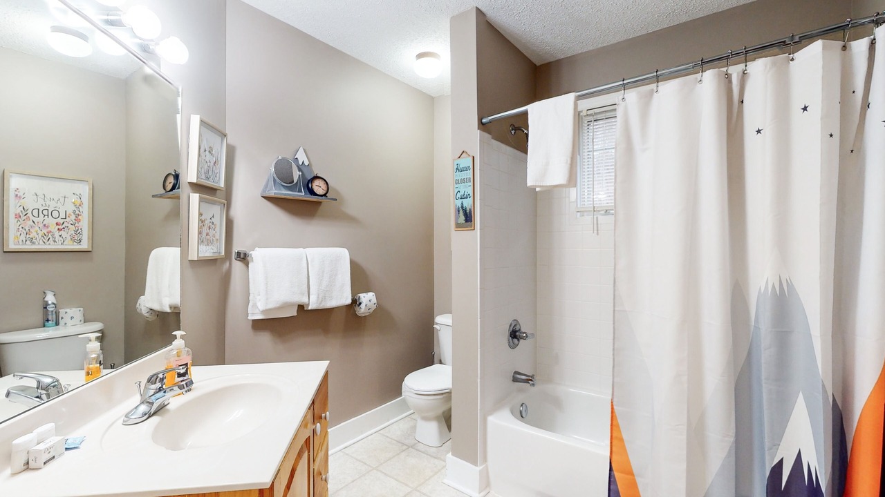 Photo of Bathroom in Seven Devils
