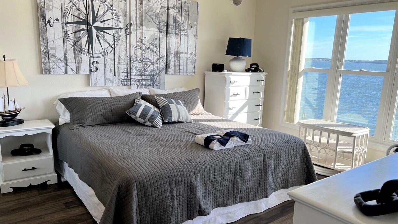 Photo of Bedroom in Manteo