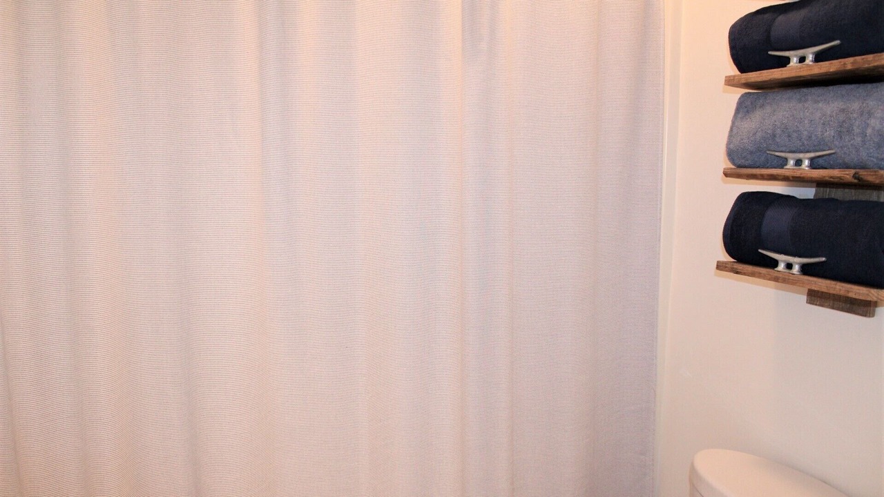 Photo of Bathroom in Manteo