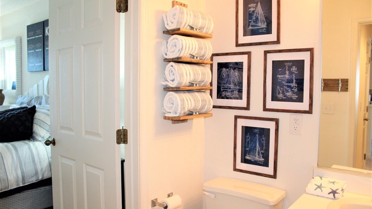 Photo of Bathroom in Manteo