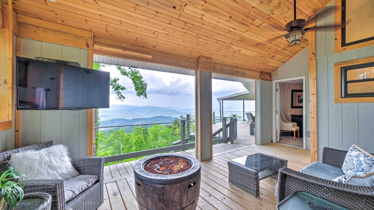 Photo of Livingroom in Waynesville