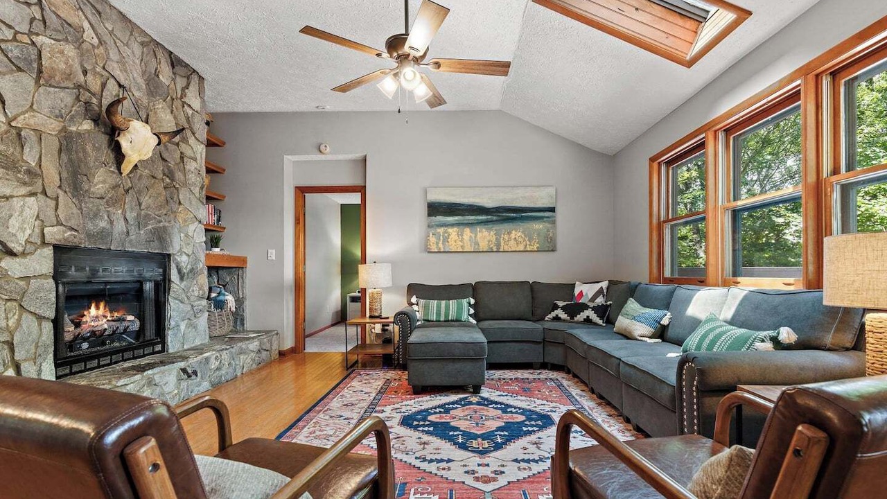 Photo of Livingroom in Boone