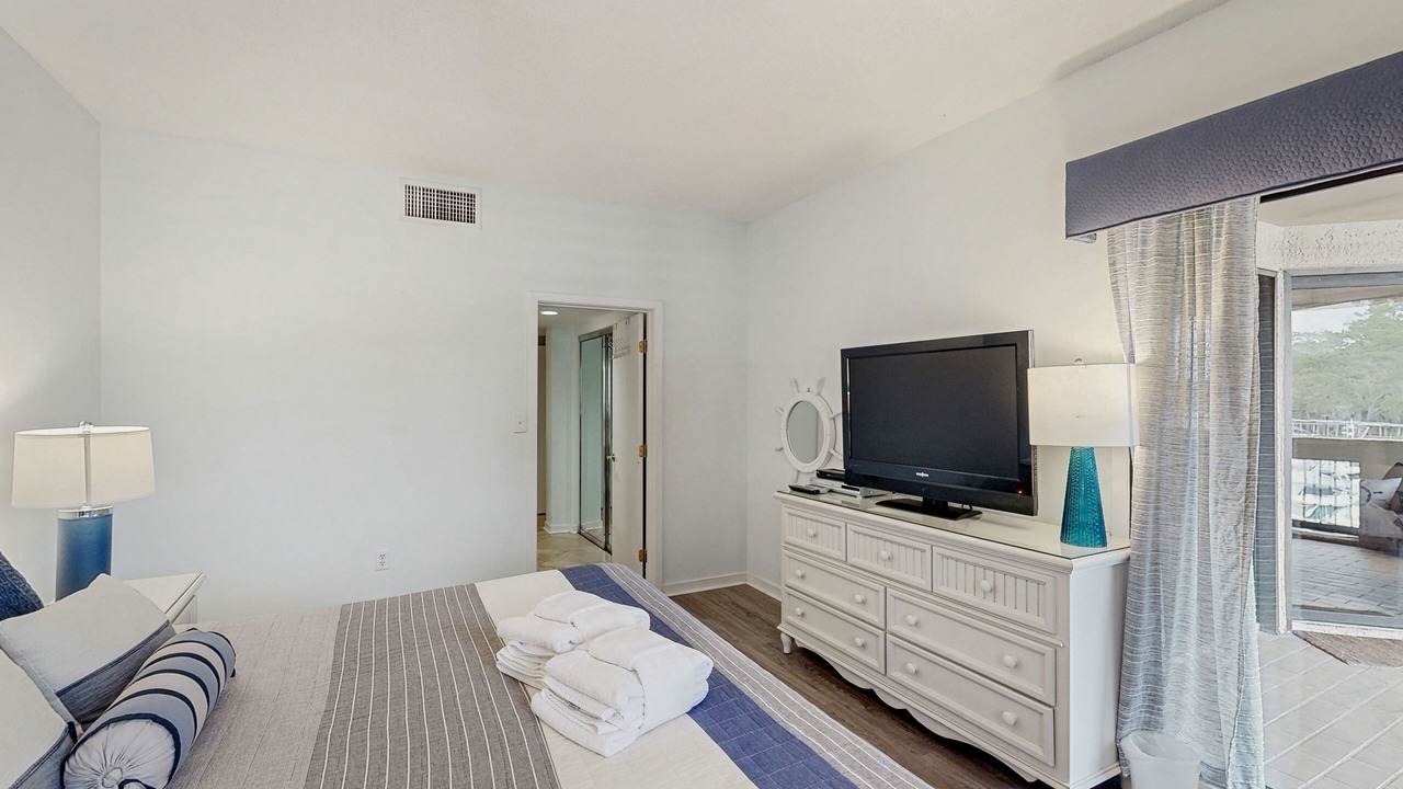 Photo of Bedroom in Shelter Cove