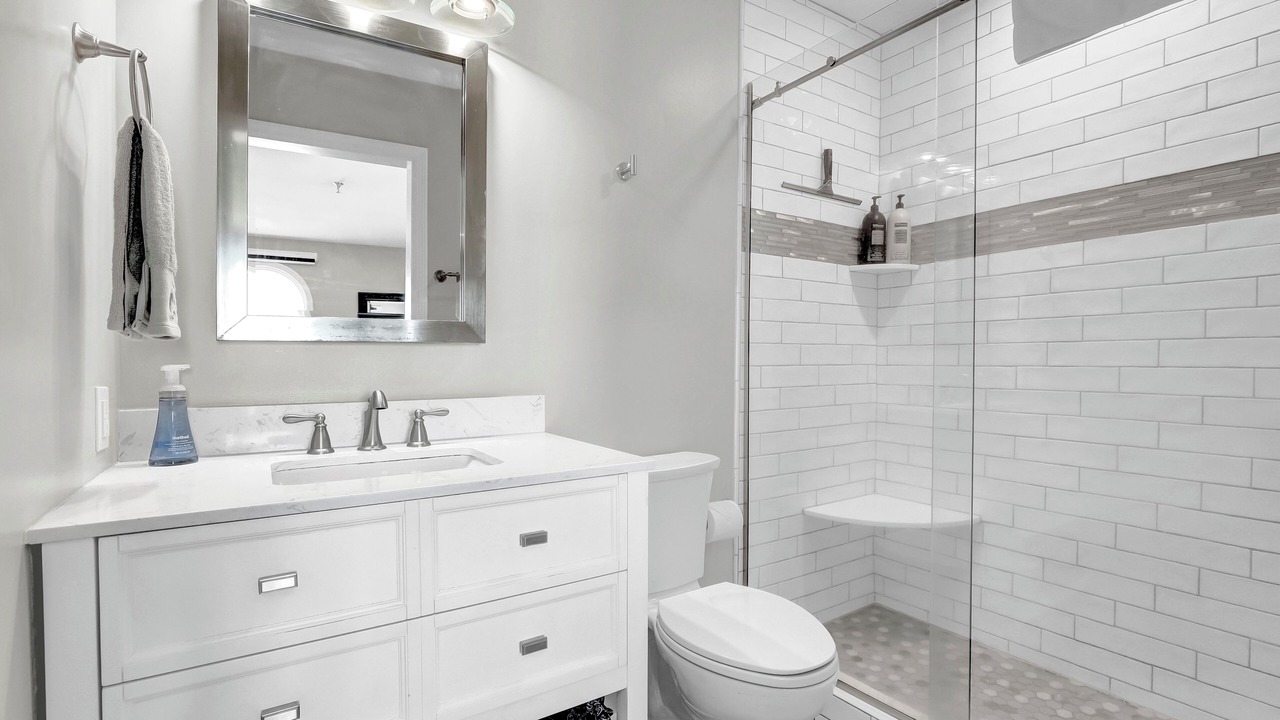 Photo of Bathroom in Cape Island