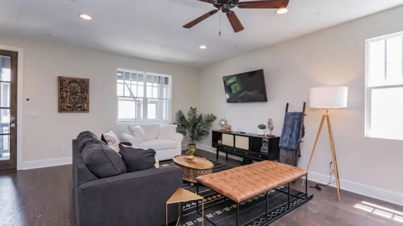 Photo of Livingroom in Melrose
