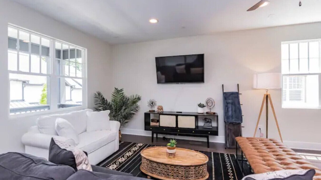 Photo of Livingroom in Melrose
