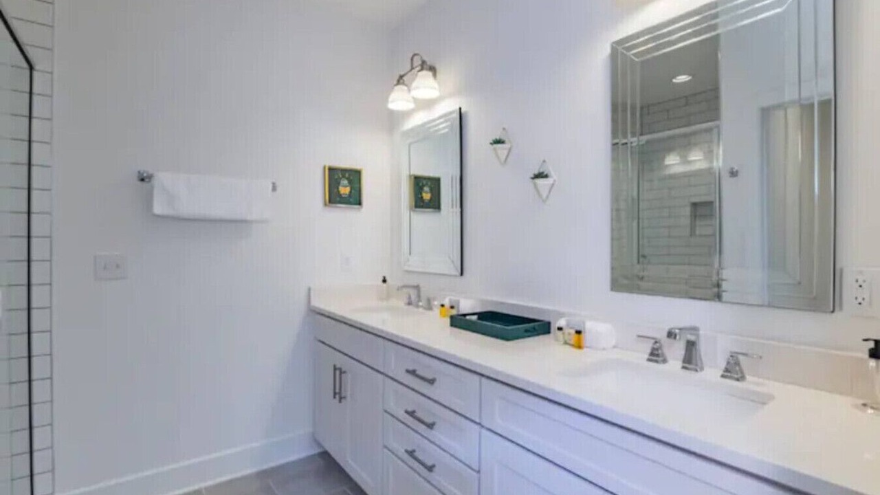 Photo of Bathroom in Melrose