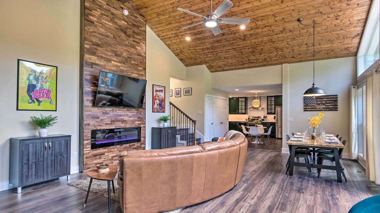 Photo of Livingroom in Chimney Rock