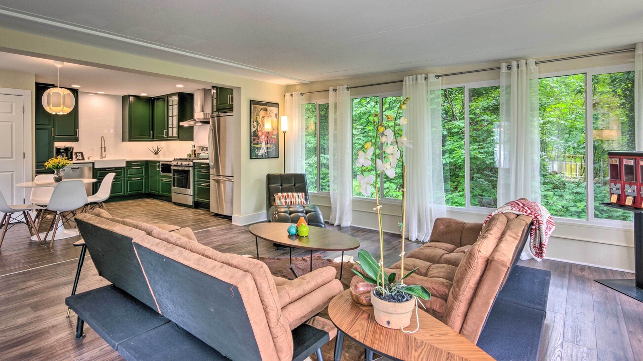 Photo of Livingroom in Chimney Rock
