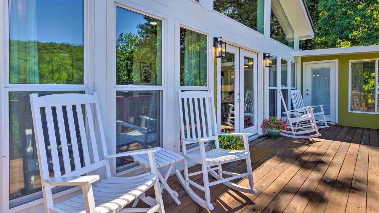 Photo of Patio Balcony in Chimney Rock