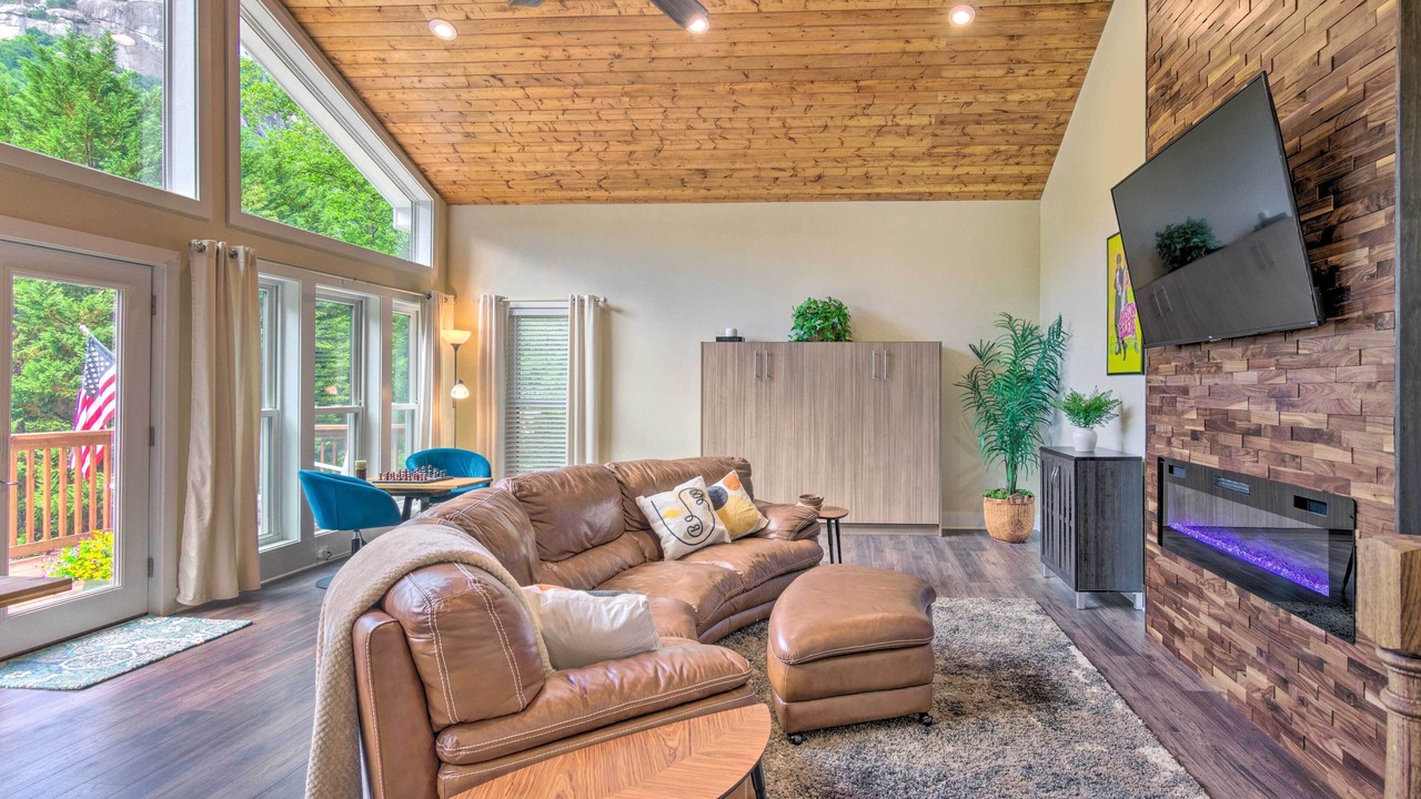 Photo of Livingroom in Chimney Rock