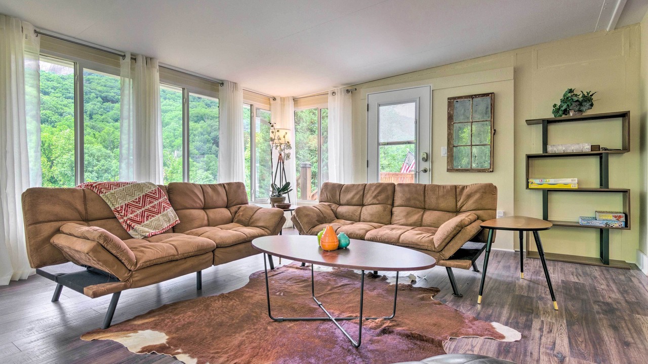 Photo of Livingroom in Chimney Rock