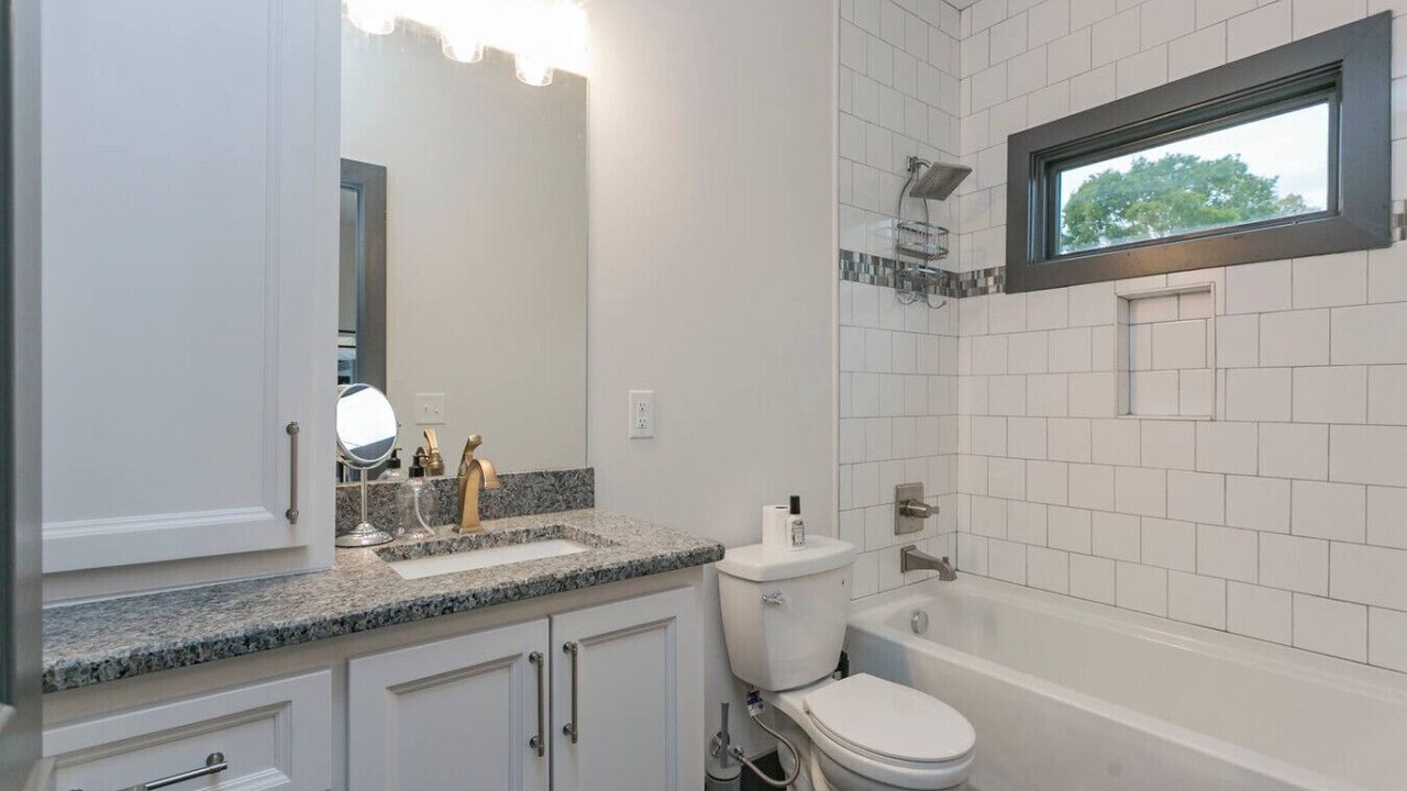 Photo of Bathroom in Maplewood Heights