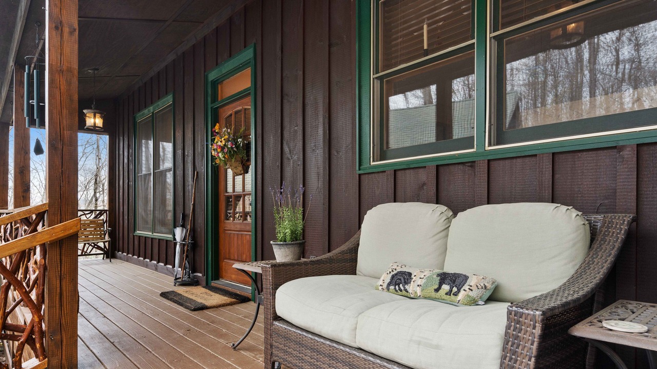Photo of Patio Balcony in Sapphire