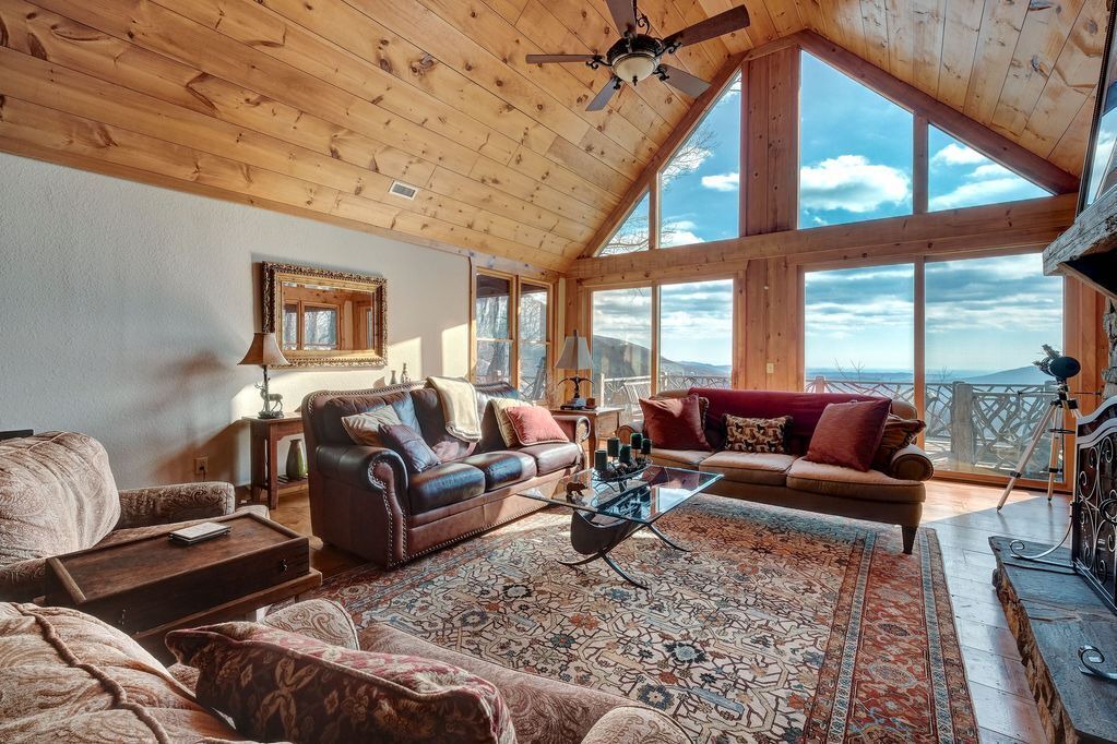 Photo of Livingroom in Sapphire
