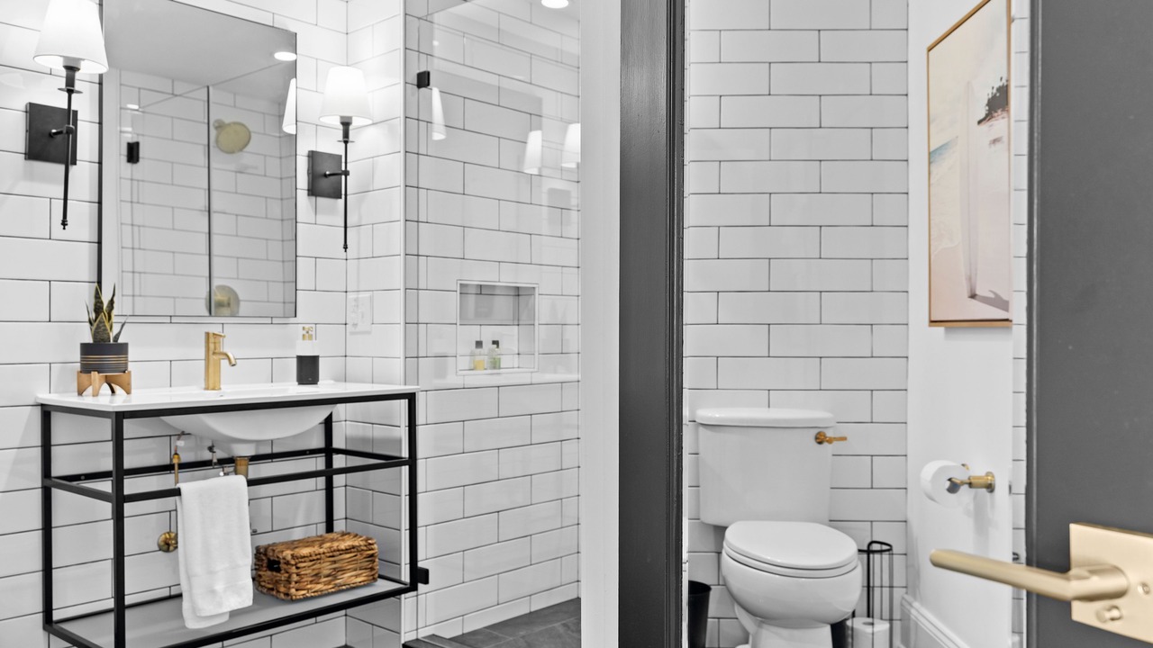 Photo of Bathroom in Riverwalk