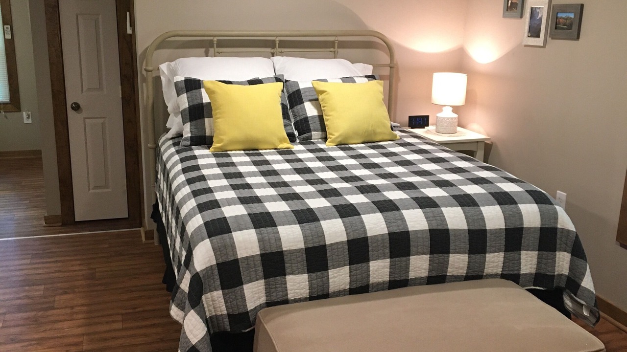Photo of Bedroom in King