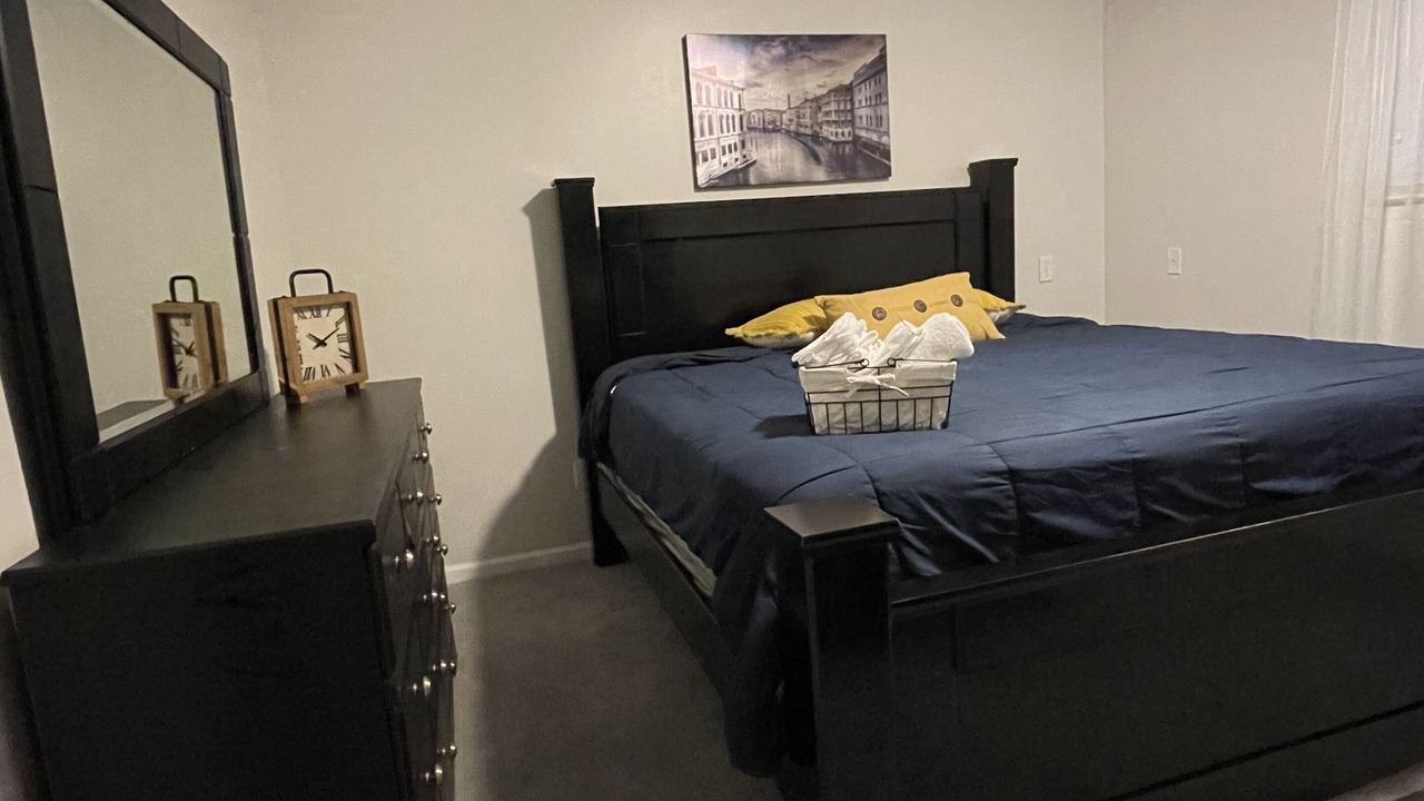 Photo of Bedroom in Lexington - Salisbury