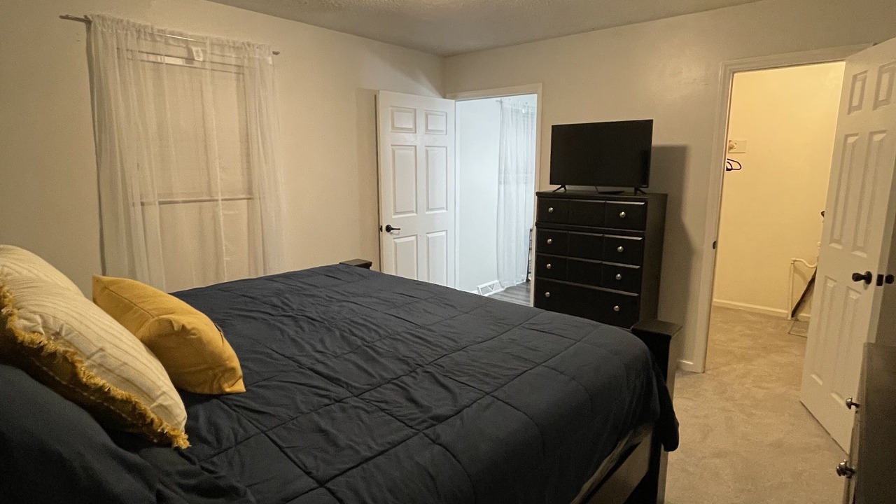 Photo of Bedroom in Lexington - Salisbury