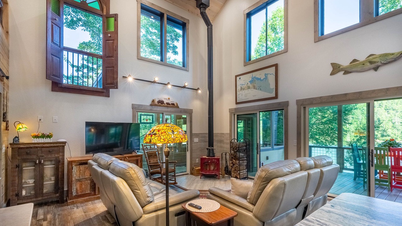 Photo of Livingroom in Tuckasegee