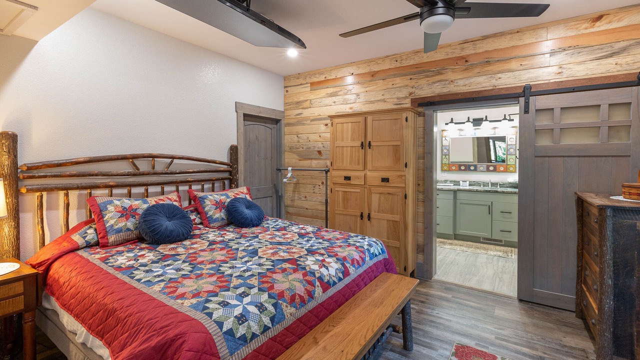 Photo of Bedroom in Tuckasegee