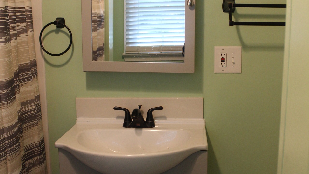 Photo of Bathroom in Manteo