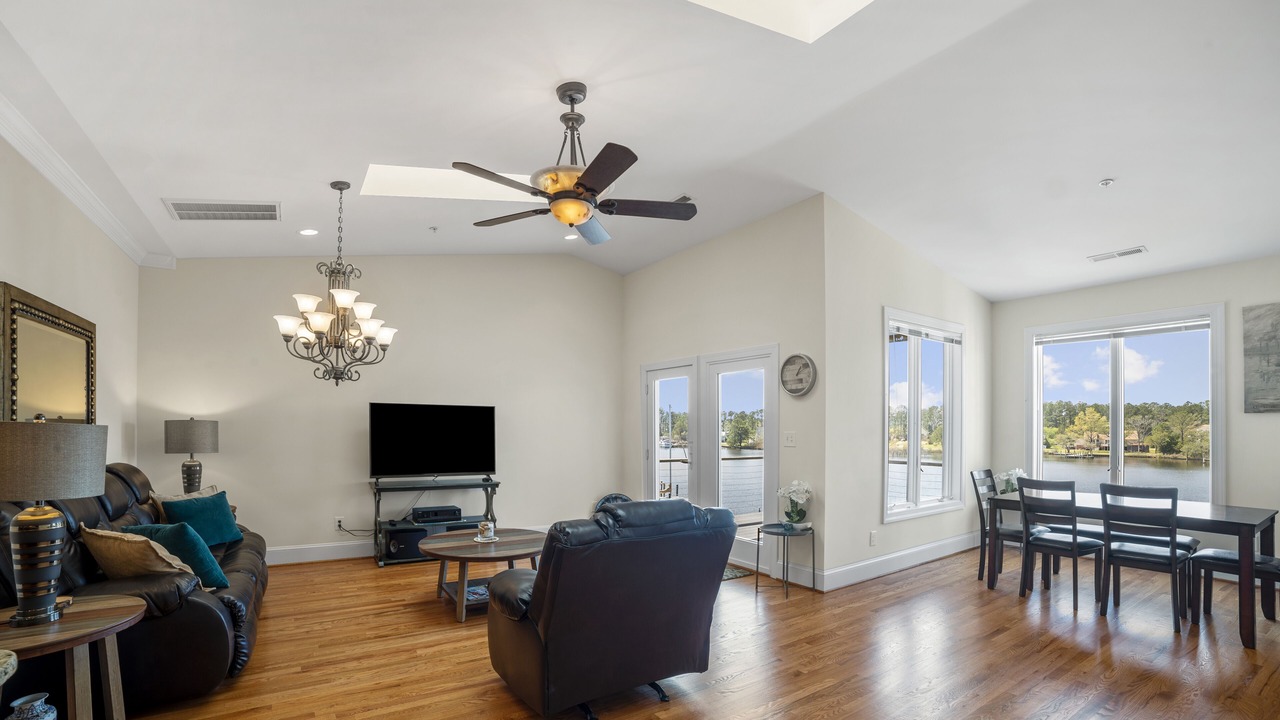 Photo of Livingroom in Oriental