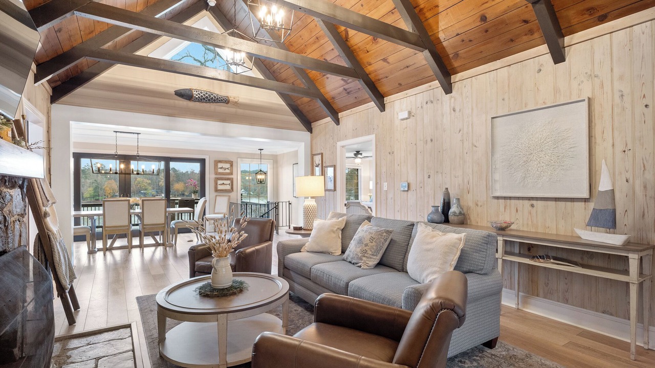 Photo of Livingroom in Dixie - Berryhill