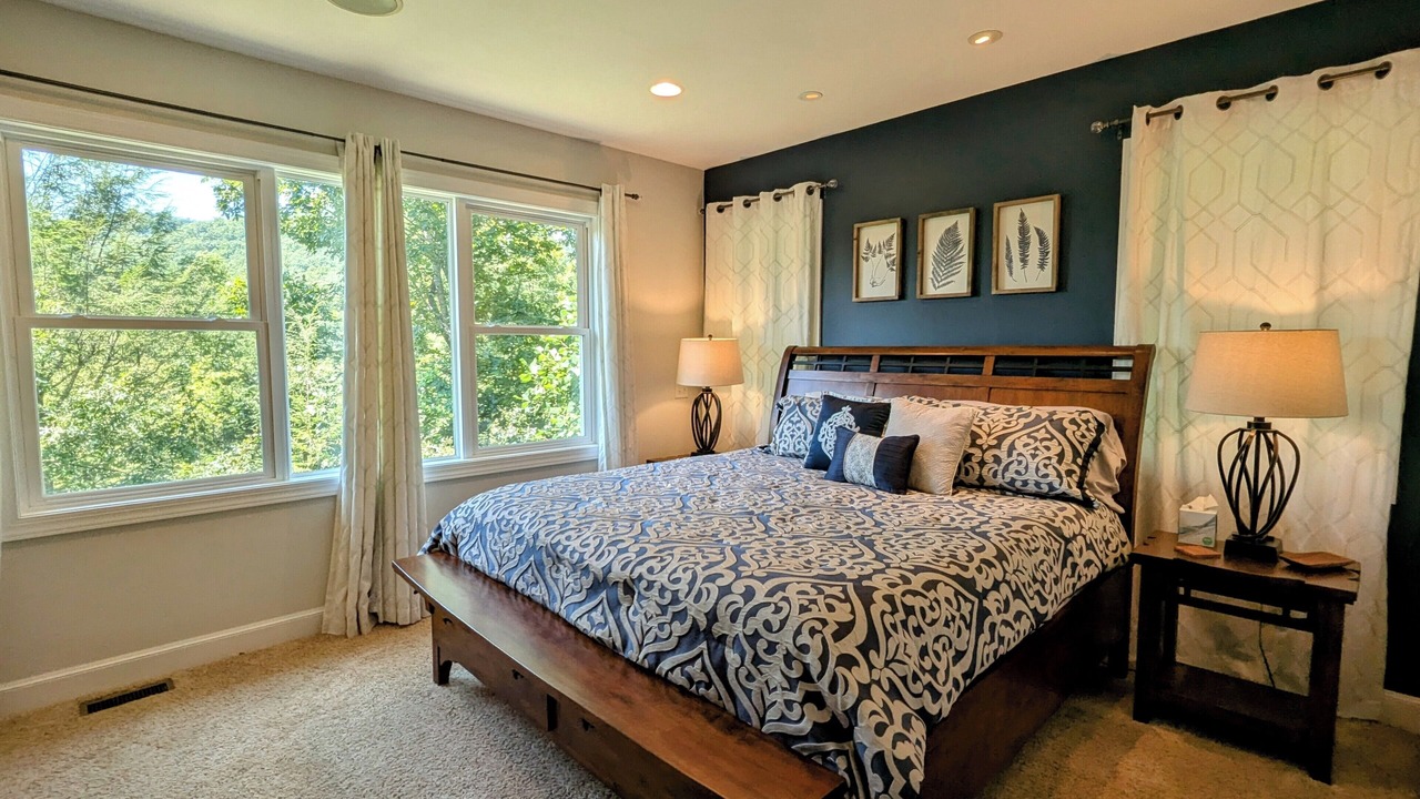 Photo of Bedroom in Robbinsville