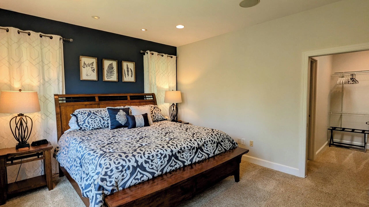 Photo of Bedroom in Robbinsville